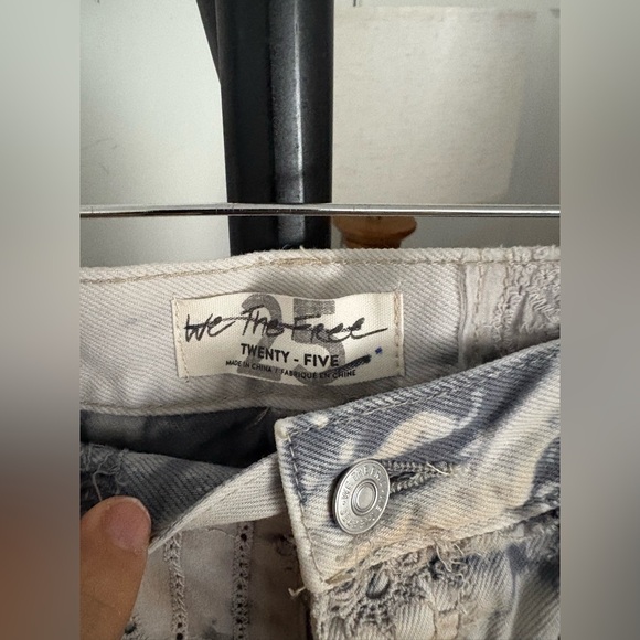 NWOT FREE PEOPLE WE THE FREE Rancher Slouchy Jeans | MSRP $228 - Picture 6 of 9